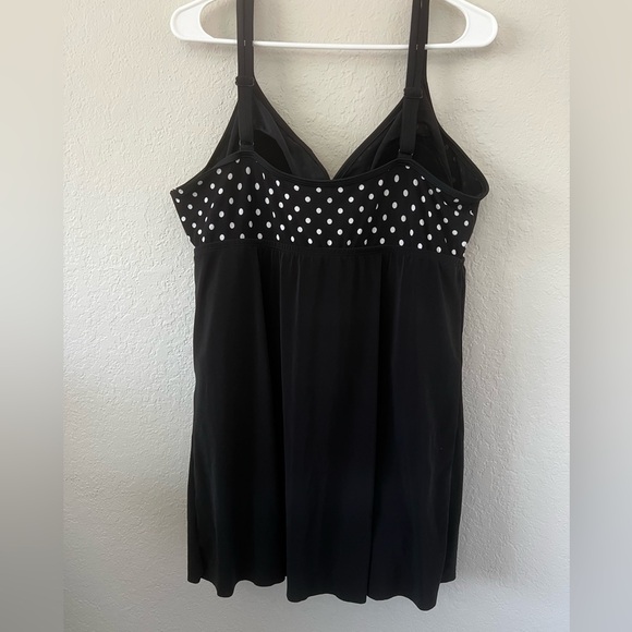 Swim skirt/skort/dress size 18, black with white polkadots. - Picture 9 of 9